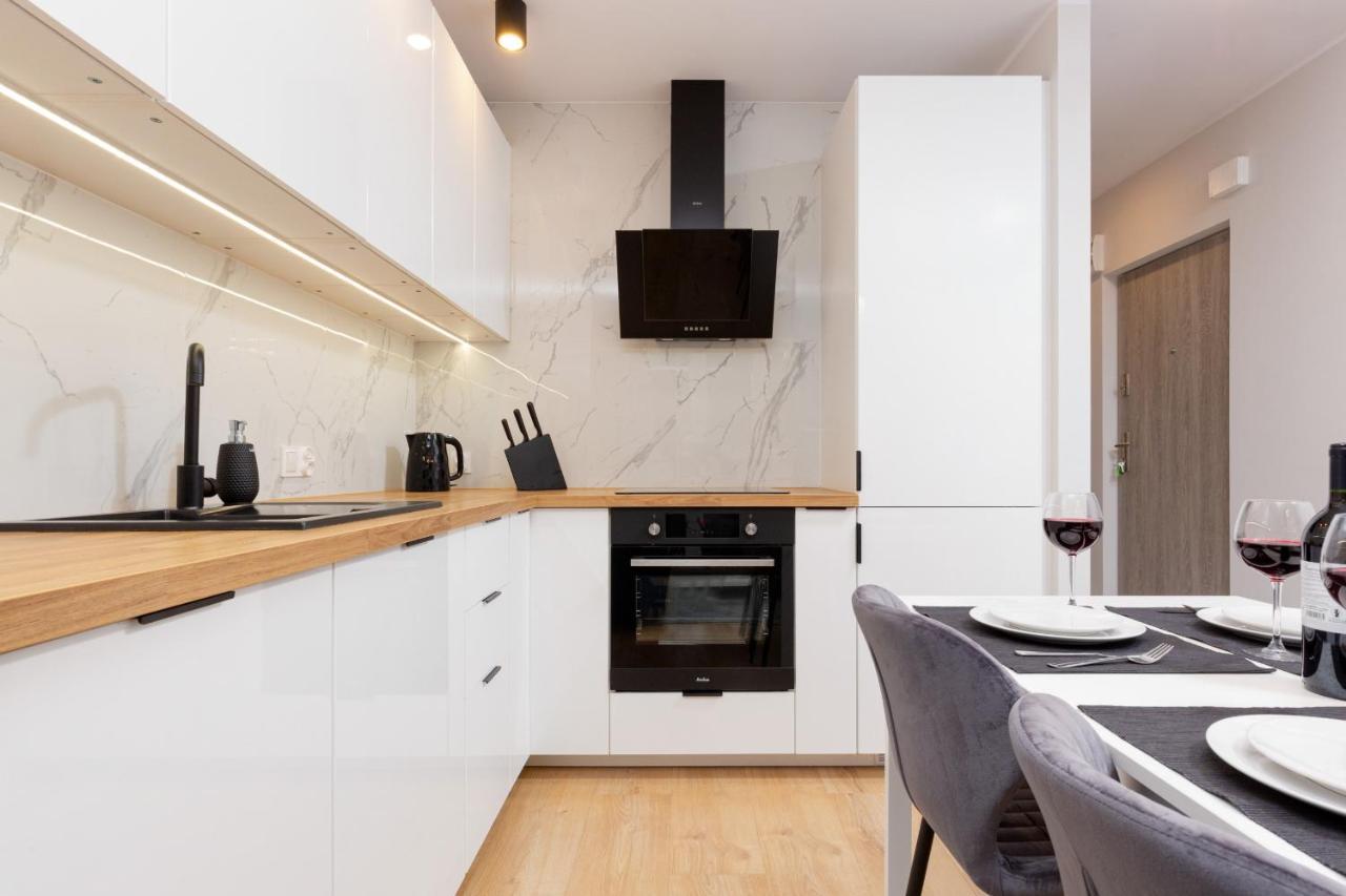Beautiful Two-Bedroom Apartment Warsaw Bielany By Noclegi Renters מראה חיצוני תמונה